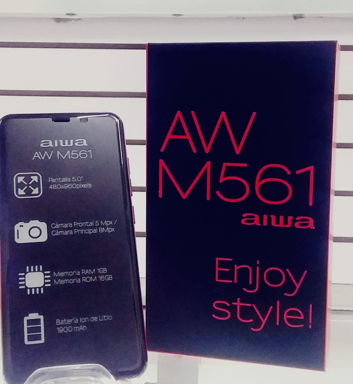 aw m561